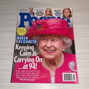 Queen Elizabeth / Royal Family People Magazine